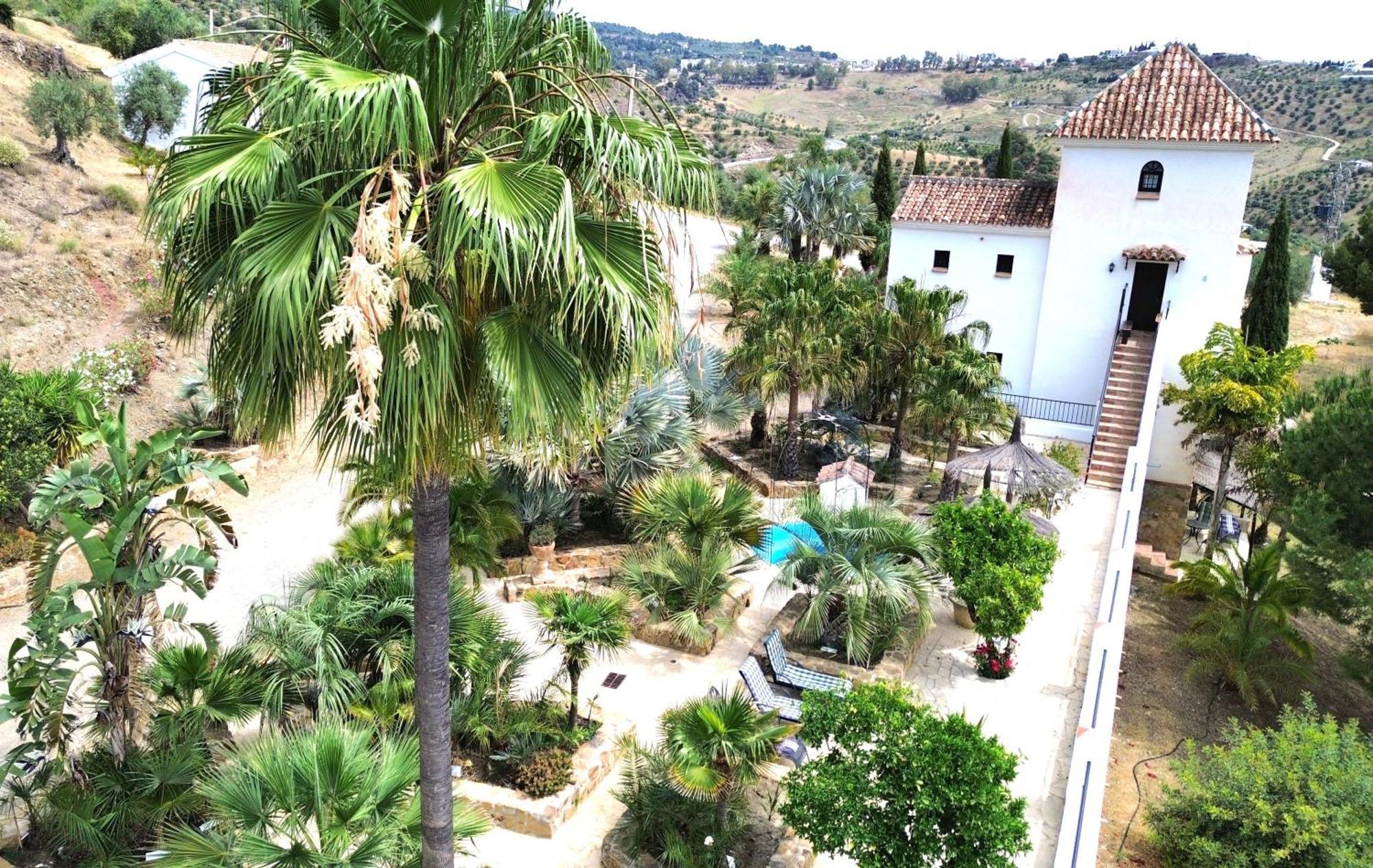 Private Detached Chalet With Own Jacuzzi Mi Dushi Tolox Bagian luar foto