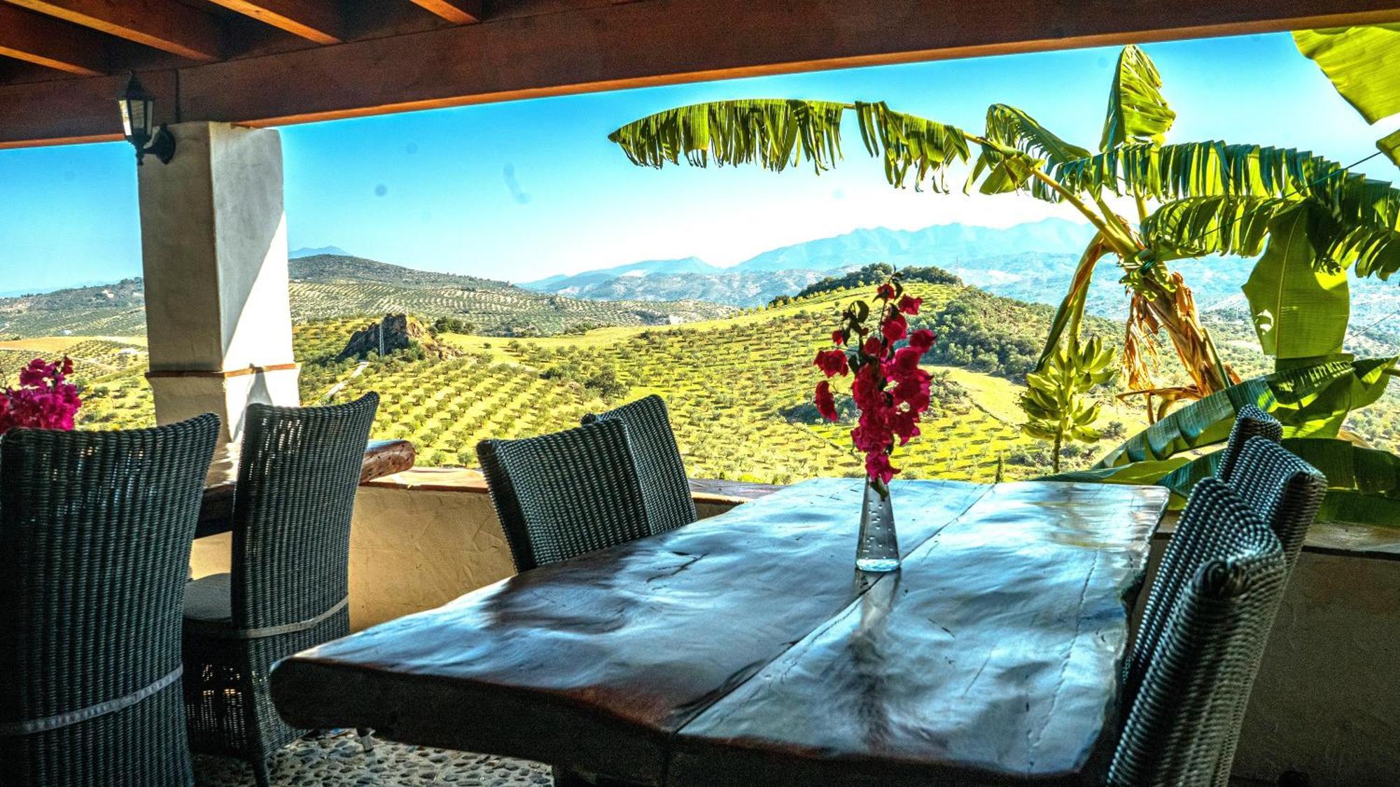 Private Detached Chalet With Own Jacuzzi Mi Dushi Tolox Bagian luar foto
