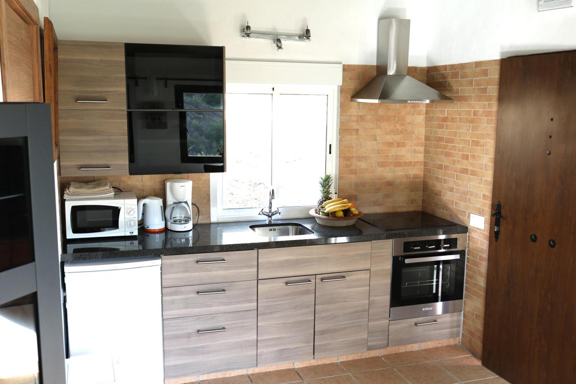 Private Detached Chalet With Own Jacuzzi Mi Dushi Tolox Bagian luar foto