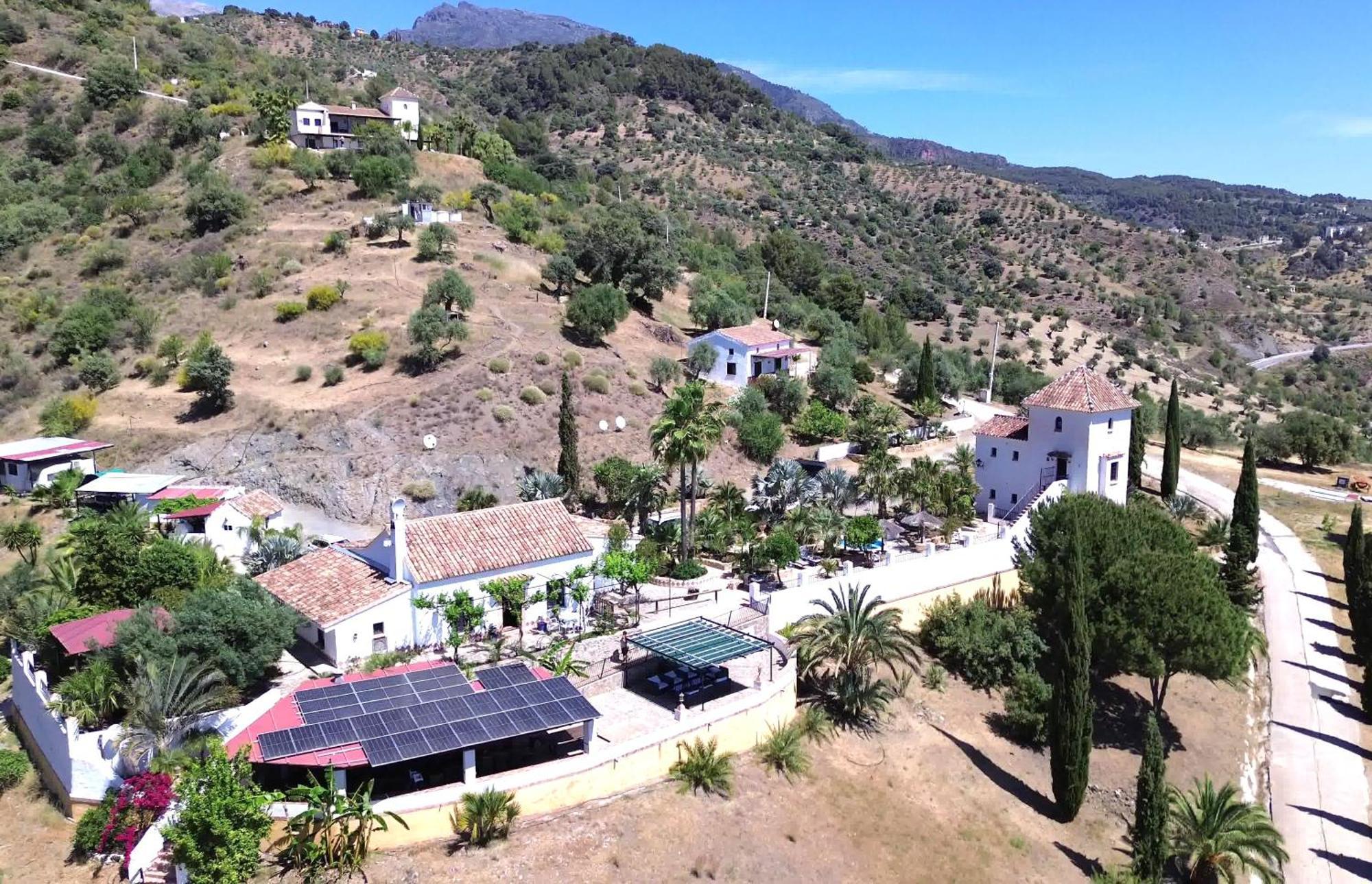 Private Detached Chalet With Own Jacuzzi Mi Dushi Tolox Bagian luar foto