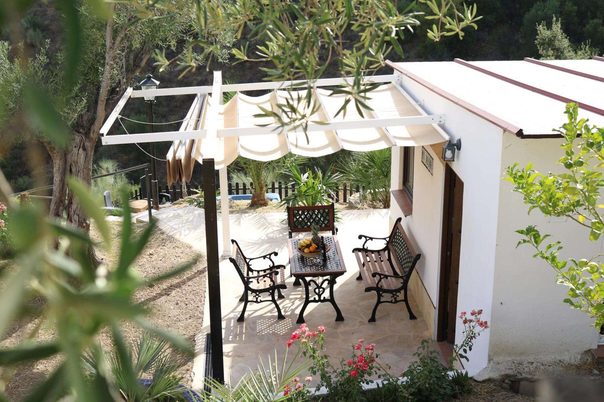 Private Detached Chalet With Own Jacuzzi Mi Dushi Tolox Bagian luar foto