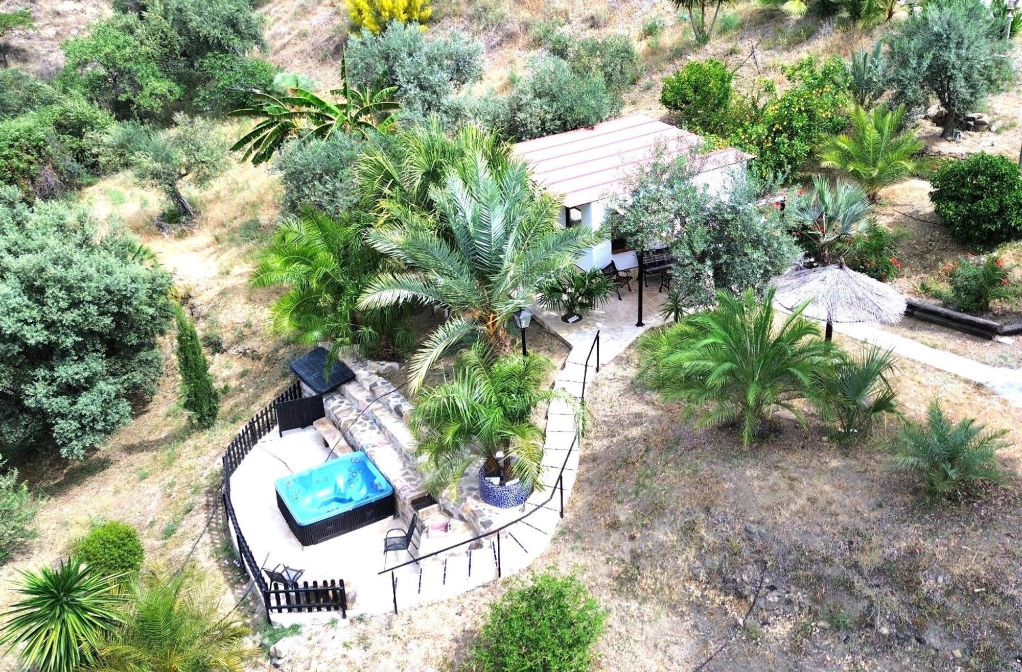 Private Detached Chalet With Own Jacuzzi Mi Dushi Tolox Bagian luar foto