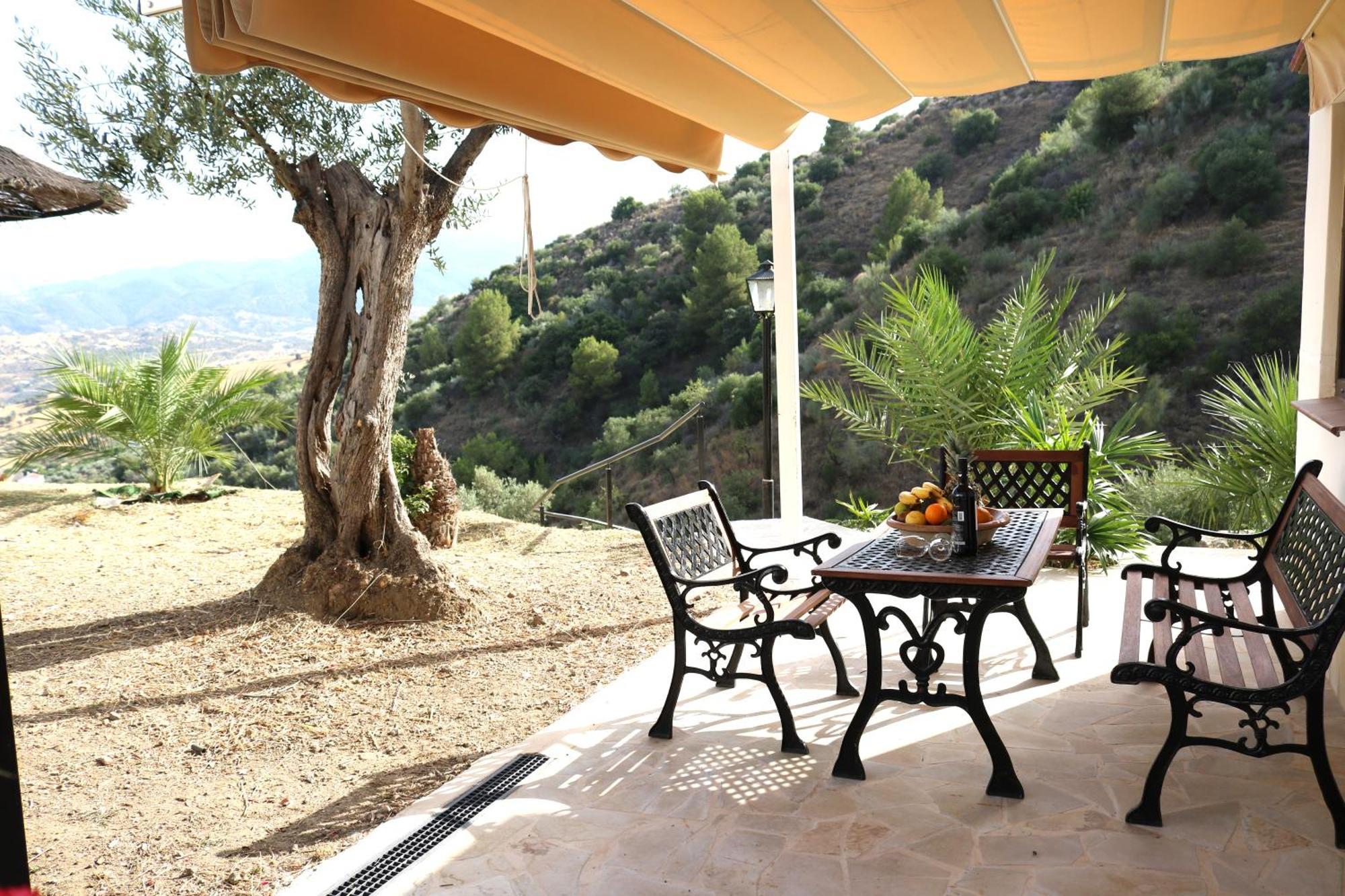 Private Detached Chalet With Own Jacuzzi Mi Dushi Tolox Bagian luar foto