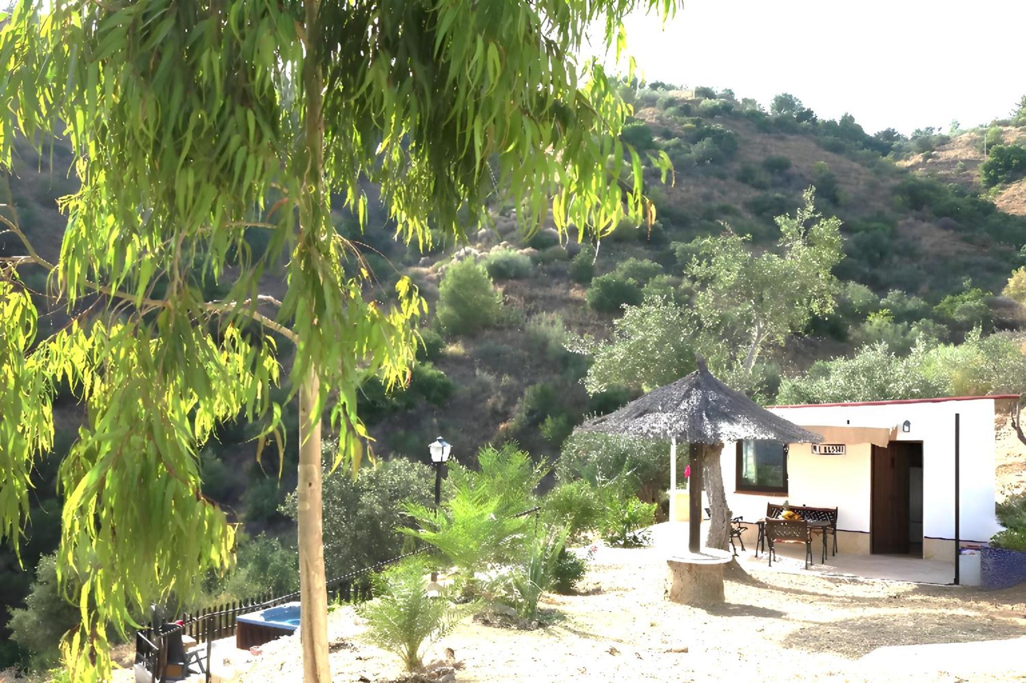 Private Detached Chalet With Own Jacuzzi Mi Dushi Tolox Bagian luar foto
