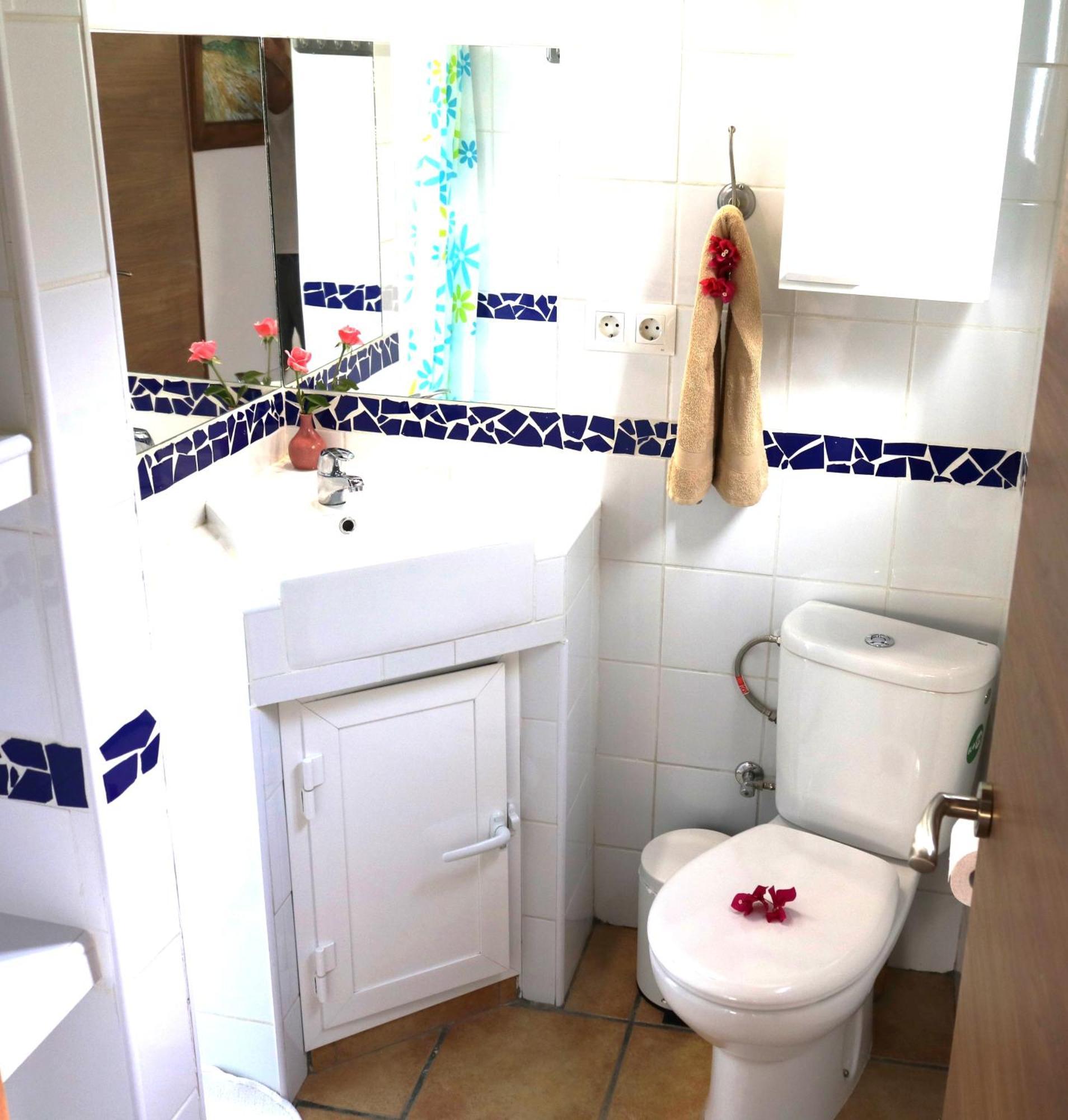 Private Detached Chalet With Own Jacuzzi Mi Dushi Tolox Bagian luar foto